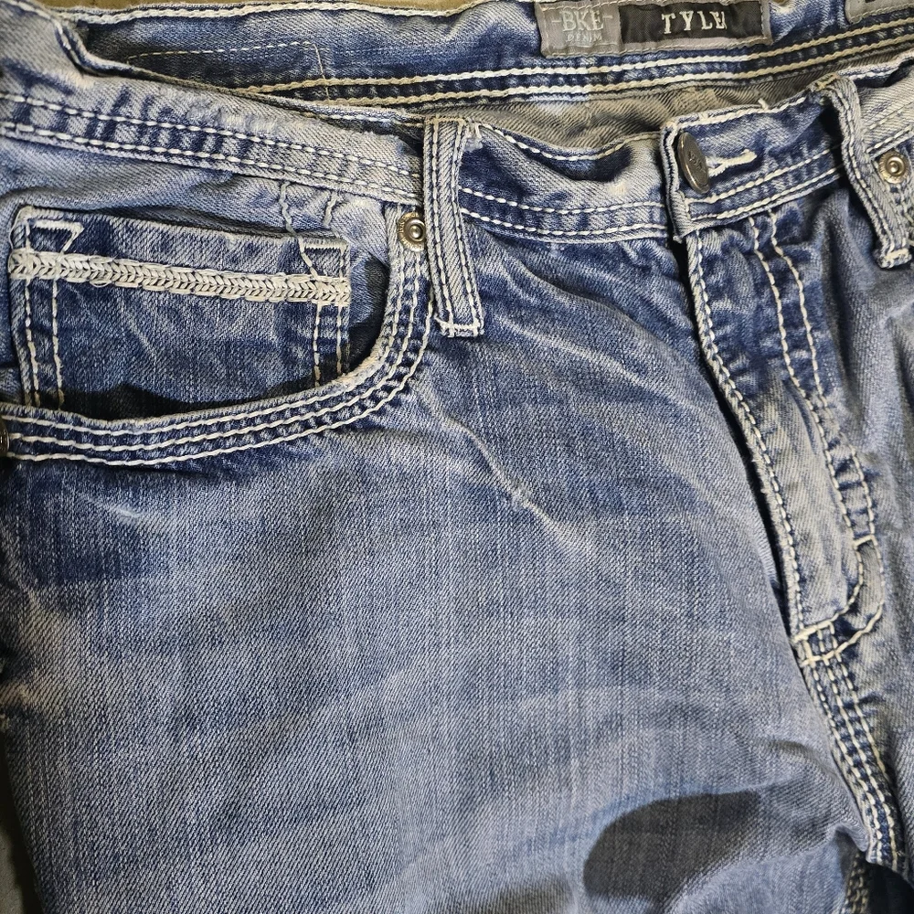 BKE Tyler 34L Western Cowboy Distressed Light Wash Mens Jeans 34x32 - Picture 3 of 8